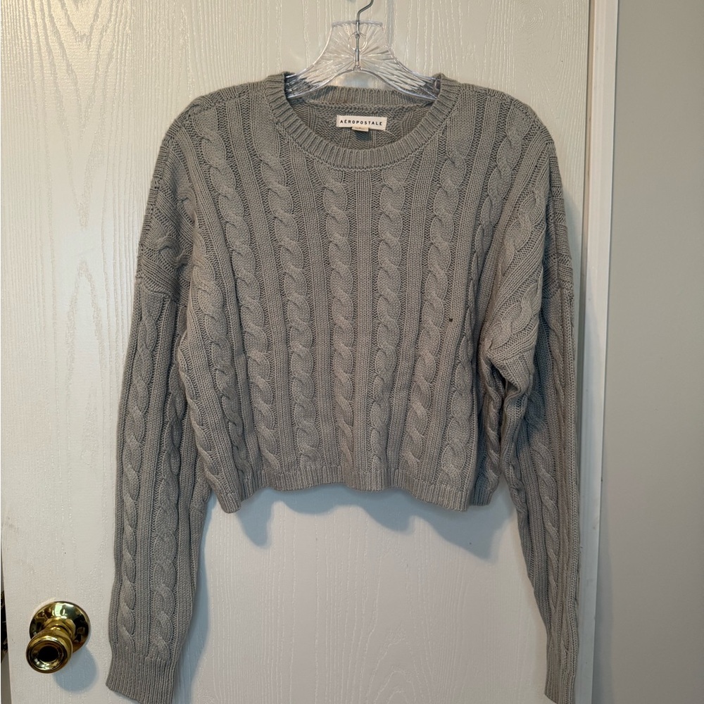 New without Tag Aeropostale Gray CroppedCable Knit Crew Neck Sweater Size Med